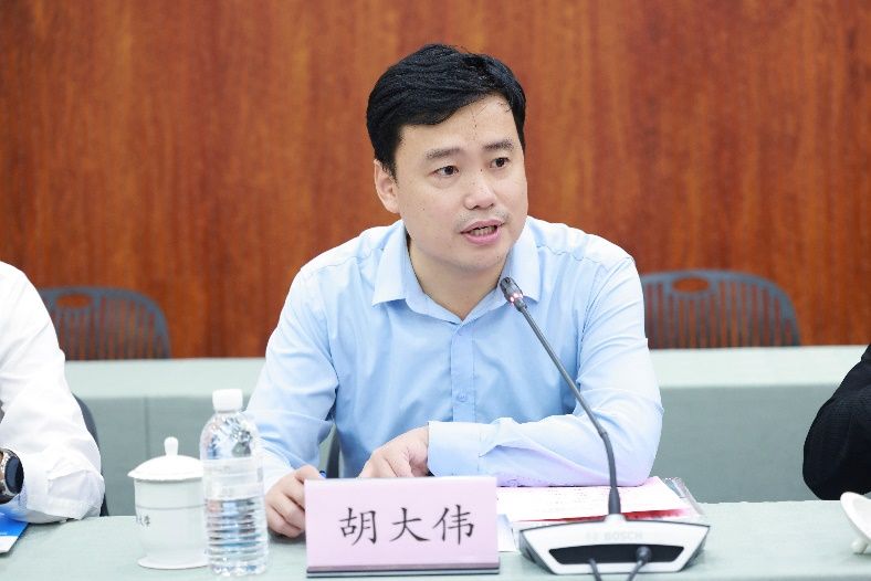 07F349EF4D6D904FA37AE23D165_00AA0E5E_D25C