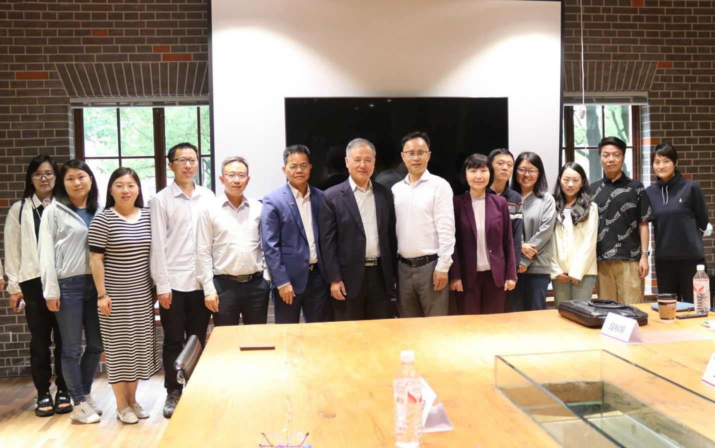 77FDCF91D2E8C93AD586884F6A6_719DABFC_34933