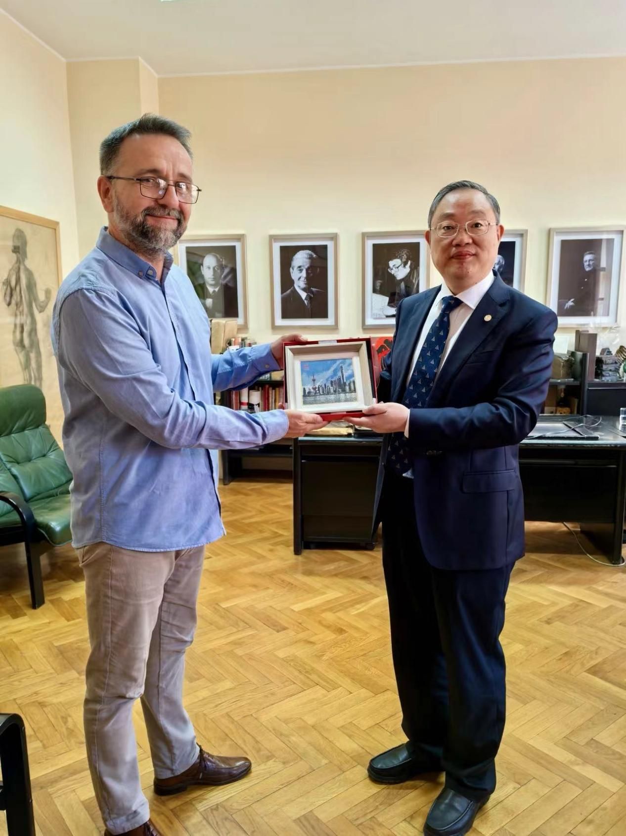 B1AC6EAE0B637BA5D53DE871D24_89429DA4_35677