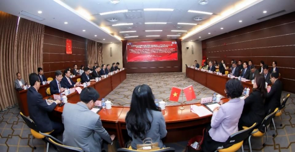 9F1F82F849CAAE2C46F64EE43A8_C9954953_128CA