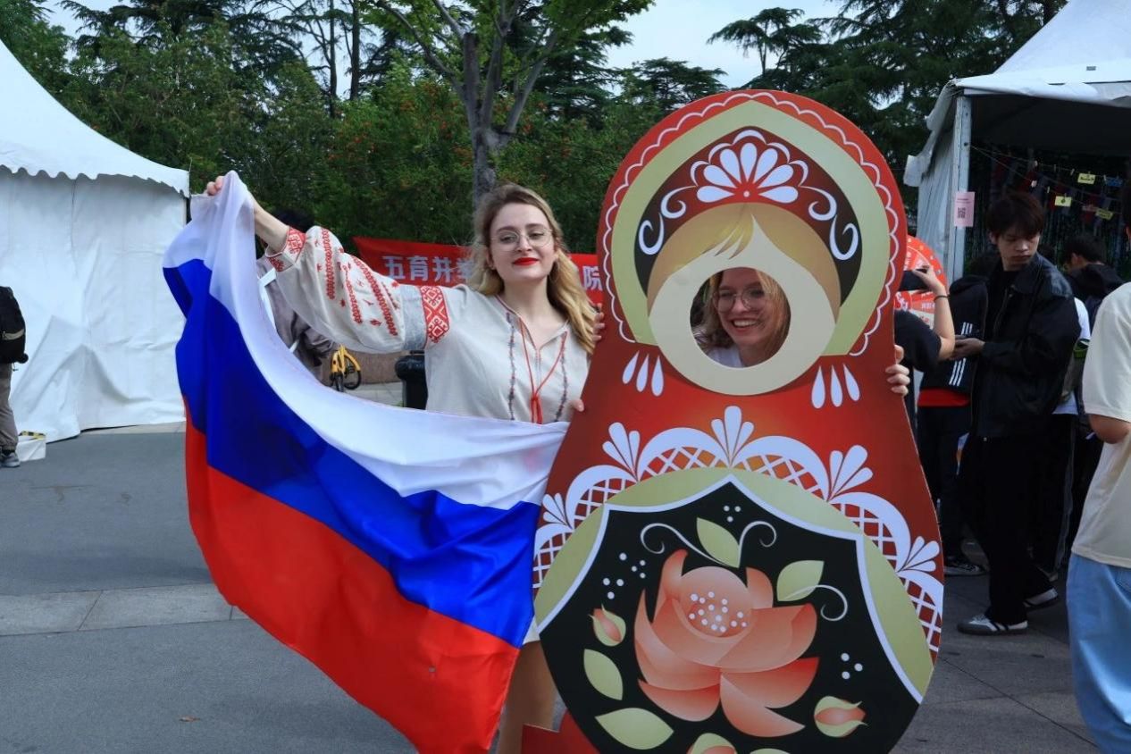 FDC9BD925F1C55A7FBC282981E2_0FCED0CB_2A01E