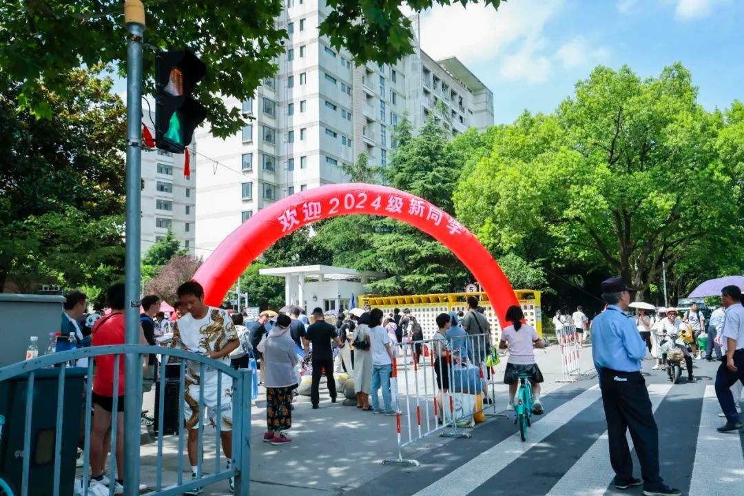 4DF624AA28EBCC7FDE65561208B_6A28FCE4_2E5C3