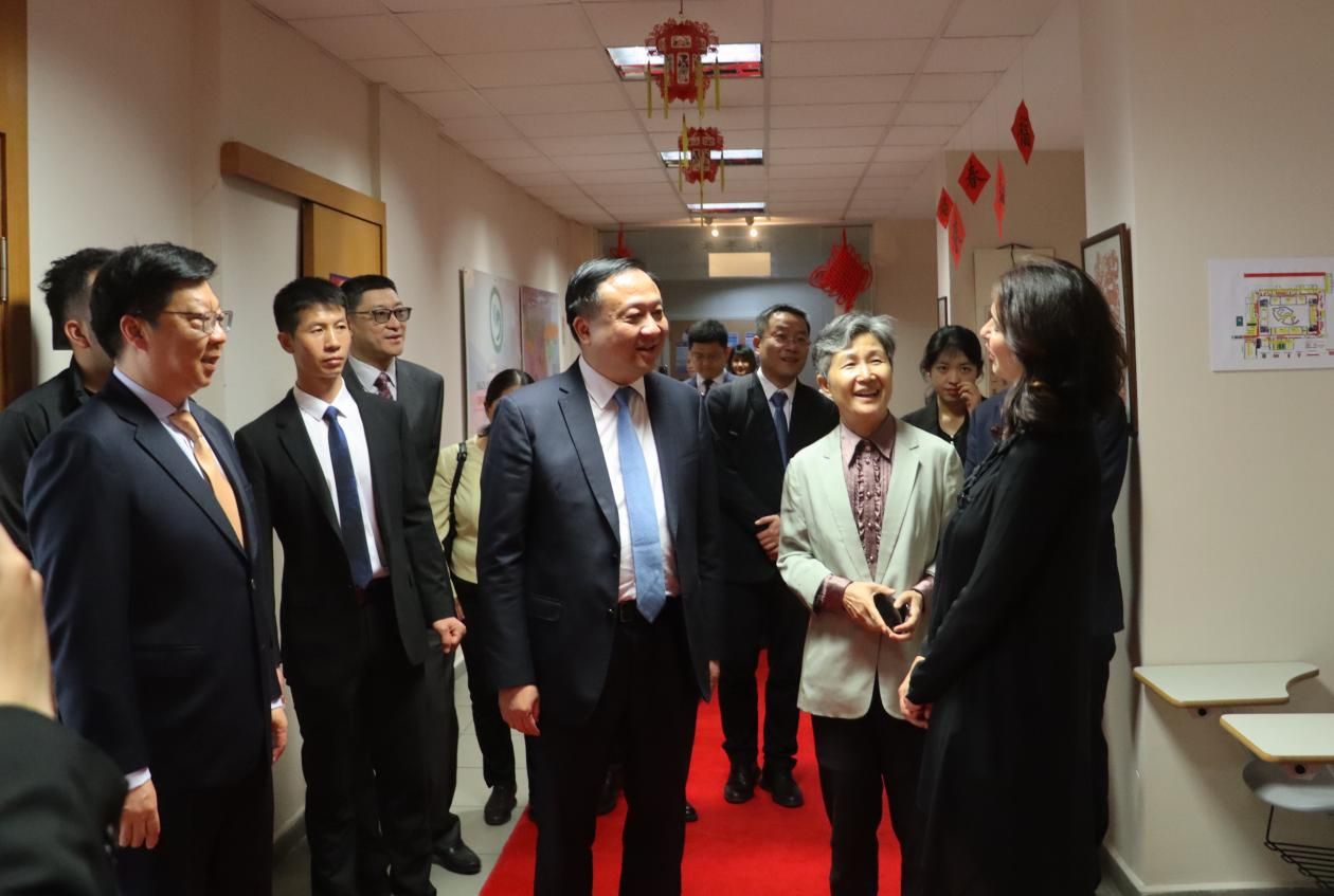 FBF4F502598DC8C28888ADBAAF2_F8D506C8_18F61